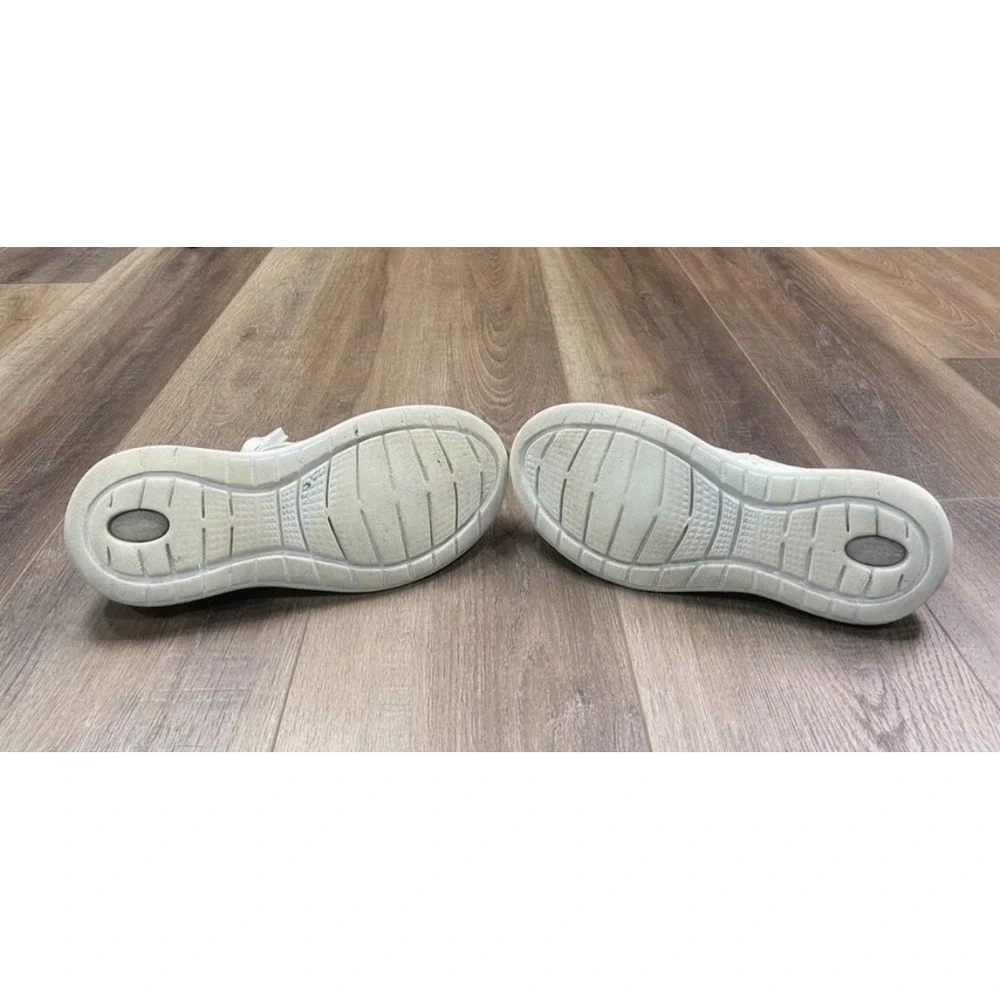 Crocs LiteRide Pacer Womens Shoes Size 7 Beige Beige/White Sneakers 205234